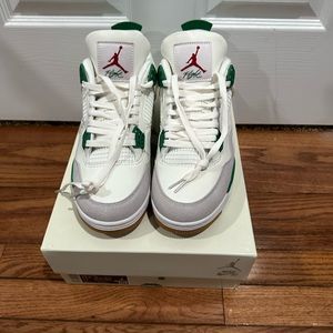 Jordan 4 Sb Pine Green